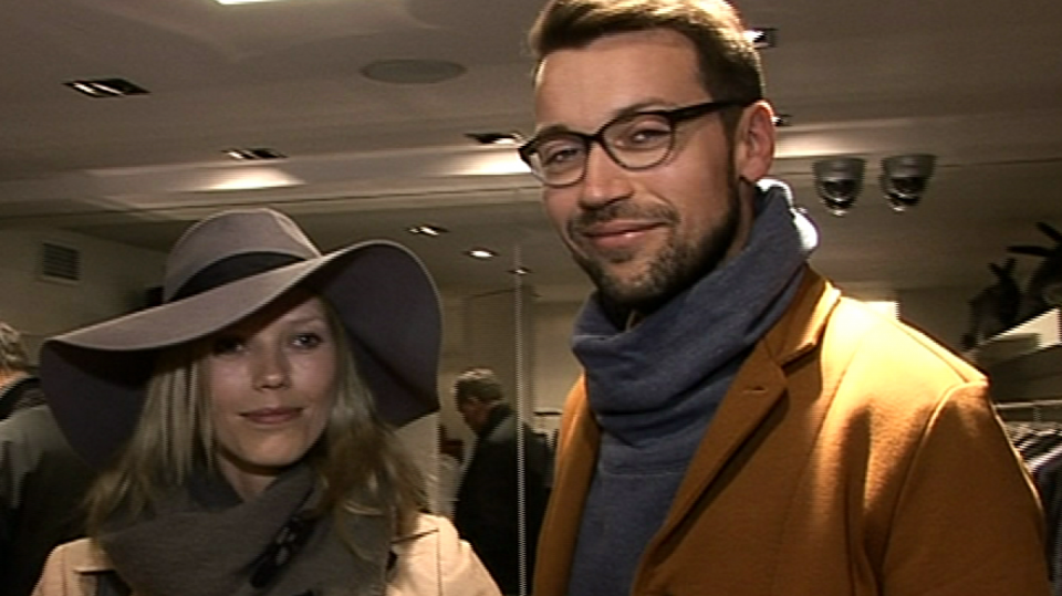 Video VIP zprávy: Jak dopadl u módního stylisty herec Lukáš Hejlík s přítelkyní?